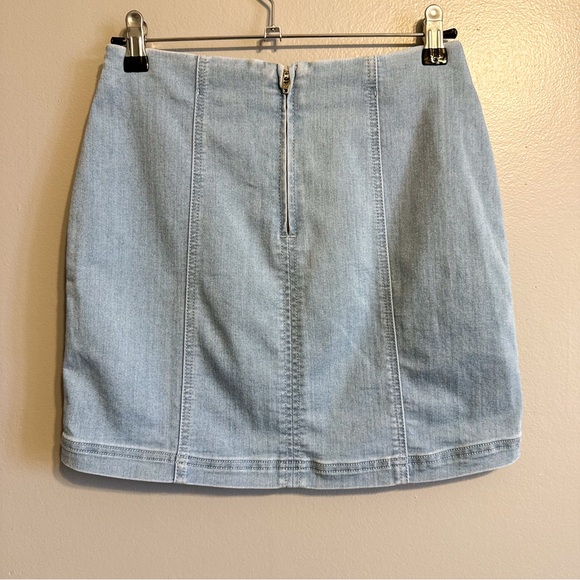 Sky and Sparrow Light Wash Denim Mini Skirt Womens Medium - Picture 4 of 5